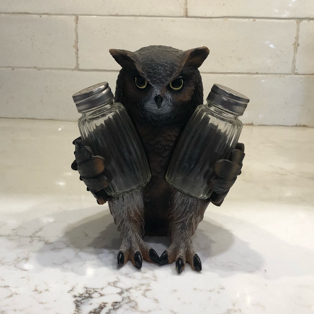 Owl salt and pepper shaker holder